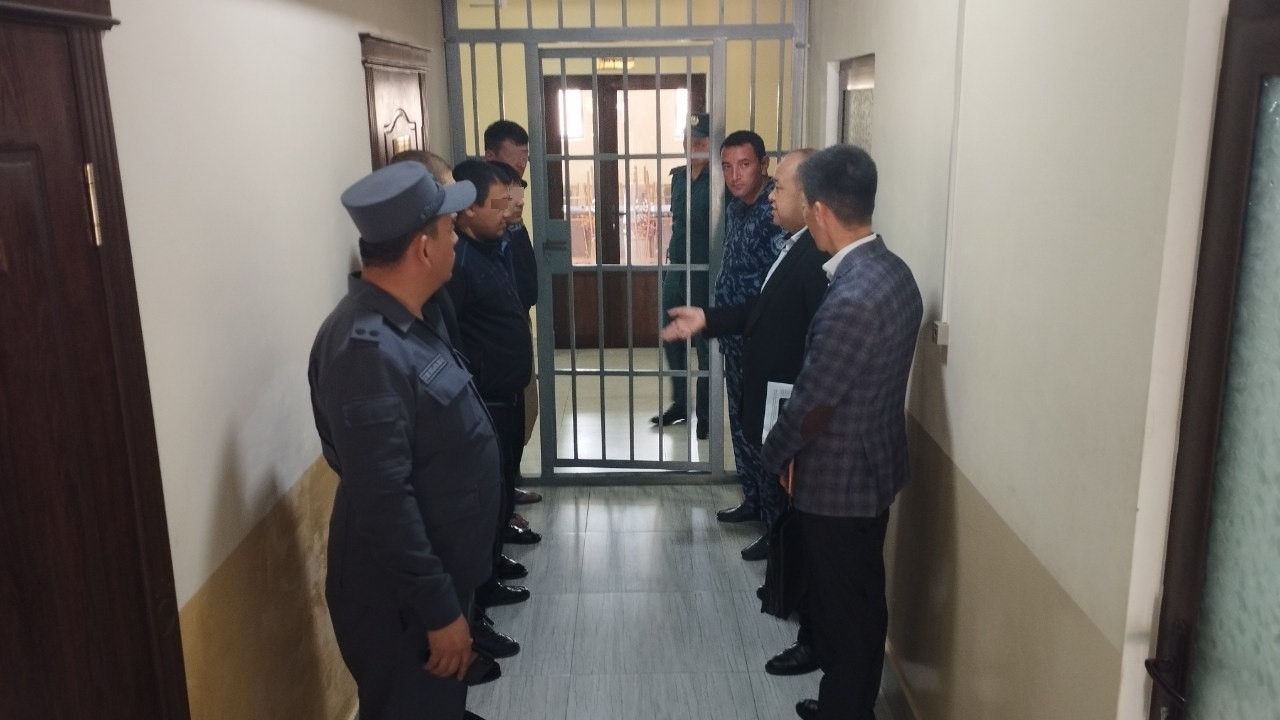 Омбудсман: в Самаркандском Специальном приемнике для содержания лиц, подвергнутых административному аресту, расчитанное на 60 мест, содержатся 160 человек
